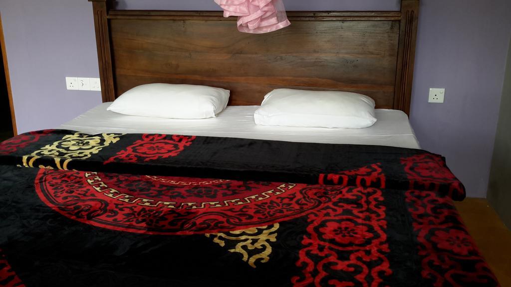 Raveena Guest House Ella Kamer foto